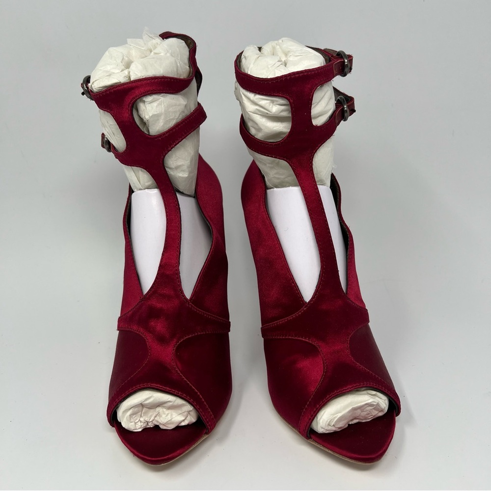 Leon Max Satin Pika Pumps NEW!
Size 7 - Picture 2 of 6